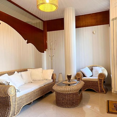 Il Villino B&B - Napoli/Pompei/Sorrento/Costiera Brusciano Eksteriør billede